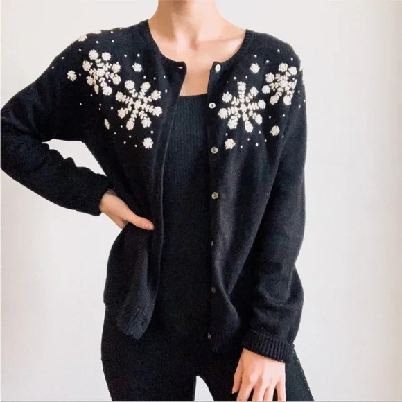 Eddie Bauer Vintage Collectibles Cardigan - Snowflakes Angora Rabbit Wool - M L - Picture 1 of 5
